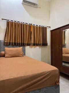 Rumah Cahaya Syariah Guesthouse - Rampal - 9