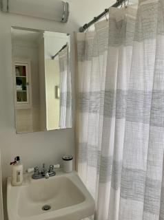 Cute Cozy Cottage Glenford New York - 1
