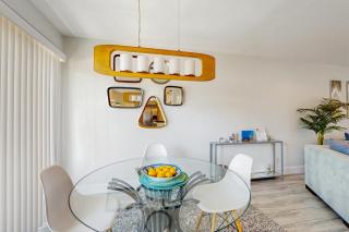 Palm Breeze - 6