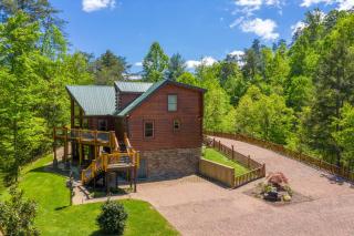 Smokies Paradise Lodge by American Patriot Getaways - 5