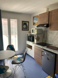 Charmant T2 au pied des montagnes avec balcon et piscine - 2