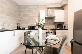 Shirley 2 Bed Apartment - Southampton - 6