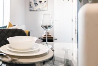 Shirley 2 Bed Apartment - Southampton - 2