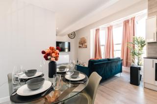 Central 3 Bed Apartment Southampton Perfect for Short & Long Stay Close to Shops - 0