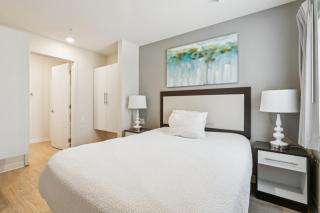 Simplicity At the Rim 1215 I Spacious 1 Bed 1 Bth - 1
