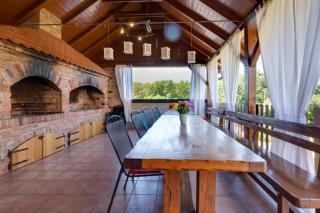 Rustic Cottage With Heated Pool - Happy Rentals - 8