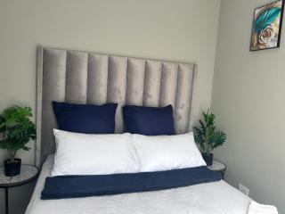 Castle with Walk in Closet - Pretoria - 3