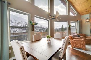 Stunning Alaskan Getaway with River and Mtn Views - Eagle River - 4