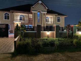 Deluxe Kingsize Bedroom In Tema - Afienya - 8