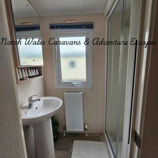 Platinum Caravan with Decking & Garden - 2