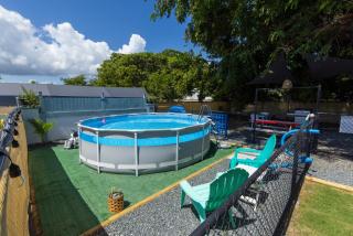 Casa Lula Beach Retreat - Fenced backyard - 6