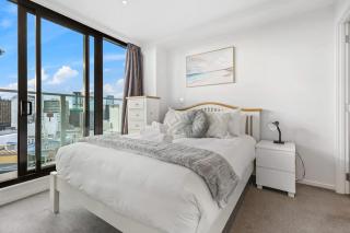 CBD 2BR Retreat w Pool & Gym by Zodiak Stays - 9