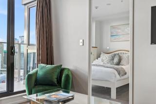 CBD 2BR Retreat w Pool & Gym by Zodiak Stays - 6