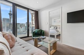 CBD 2BR Retreat w Pool & Gym by Zodiak Stays - 3
