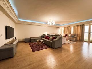 Luxurious 3BR Apt Maadi with Nile & Pyramid View - Il Cairo - 6