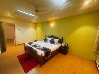 Hotel Thakur Galaxy, Sadar Market - 8