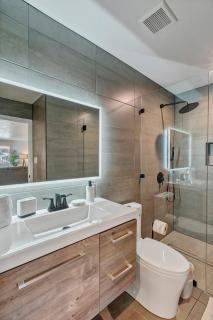 Fully Renovated Condo with Tennis Court View U012 - 1