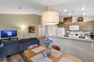 24hr Host - Vaulted Ceiling & Tennis U008 - 5