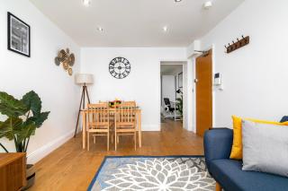 Shoreditch 1BR Balcony Sleeps 4 Family friendly - 9