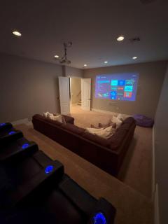Luxury Villa with Slide Pool, Spa, Gym, Game Room, Indoor and Outdoor Movie Theater - 1