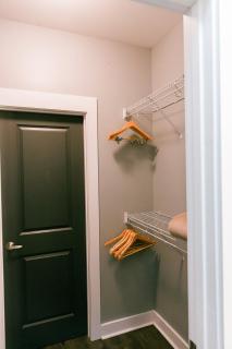 Modern Germantown Stay - Walkable, Quiet & Central - 7