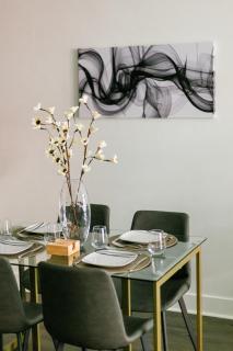 Modern Germantown Stay - Walkable, Quiet & Central - 6