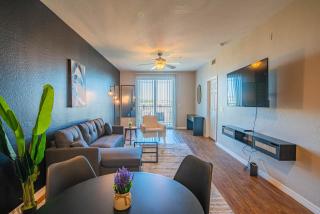 Modern 2BD - ASU - Sloan Pk - WD - Parking - Sleeps 8 - 0