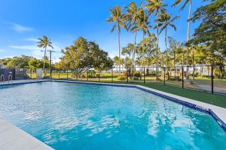 Rainforest & Reef Retreat - Esplanade Ground-Floor Apartment - 8