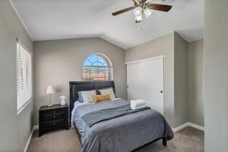 24hr Host - New Renovated House in Henderson U016 - 4