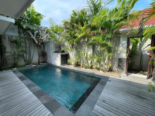 Honeymoon Villa Aisha in The Heart of Legian - 3