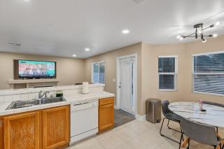 24hr Host - New Renovated 4 bedroom home U026 - 9