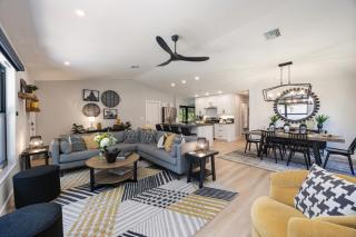 Near Beach 3BR with King Suite, Pool and BBQ - 2