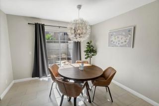New Renovated Townhouse Large Master Bed U023 - 3