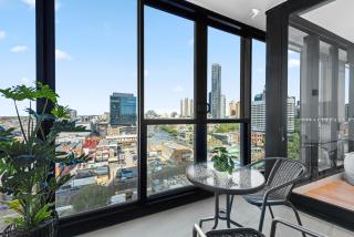 Stylish 2BR with Huge Gym, Infinity Pool and Parking - Brisbane - 7