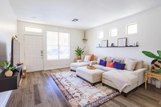 Home in SW Las Vegas, Modern Boho Decor U020 - 5