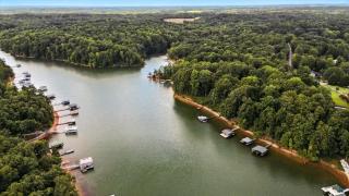 The Holiday House with Dock - Townville - 8