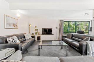 5 Minutes Walk to Matakana Village - 0