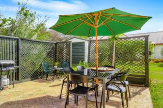 5 Minutes Walk to Matakana Village - 4