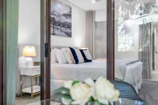 Belle Escapes 328 Stylish Studio in Beachfront Resort Palm Cove - Palm Cove - 3
