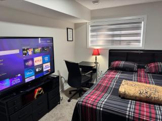 Charm Private Room in Beaumont near YEG Airport with Shared Bathroom and Shared Kitchen - Nisku - 0