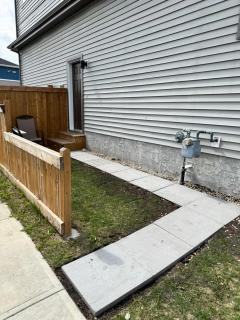 Charm Private Room in Beaumont near YEG Airport with Shared Bathroom and Shared Kitchen - Nisku - 8