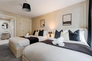 Luxury Liverpool City Centre Apartment with Balcony, Sleeps 8, Near Liverpool ONE and Royal Albert Docks - 7