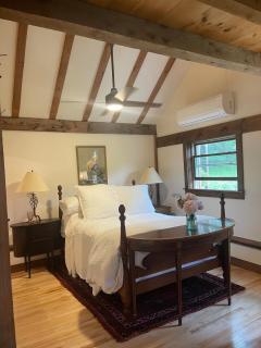 Cozy elegant suite foliage views near Shelburne - 5