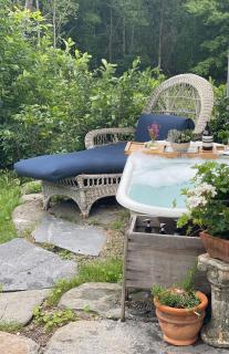 Cozy elegant suite foliage views near Shelburne - 3