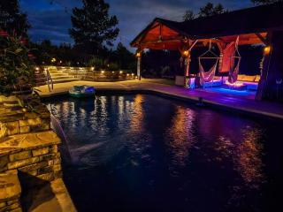 Lakefront Retreat with Pool, Game Room & Private Pier - - 4