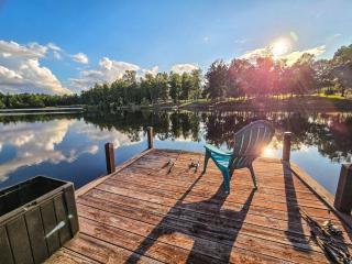 Lakefront Retreat with Pool, Game Room & Private Pier - - 3