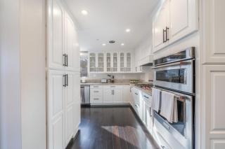 Spacious Hollywood Private Villa with 7 Bedrooms and Pool - 9