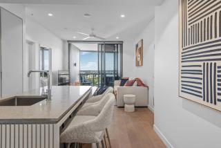 Queens Wharf - Sunny 1BR with Views, King Bed and Pool - 1