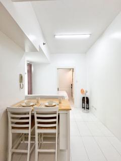Vanity Calm Bedroom in Ortigas Center - 8