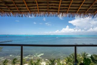 4BR Luxe Apartment With Panoramic Views - 7